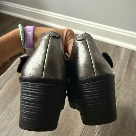 Fly London Metallic Silver Yasi Wedge Mary Jane Style Shoes Size Eur 38 Size 7.5 - Picture 4 of 12